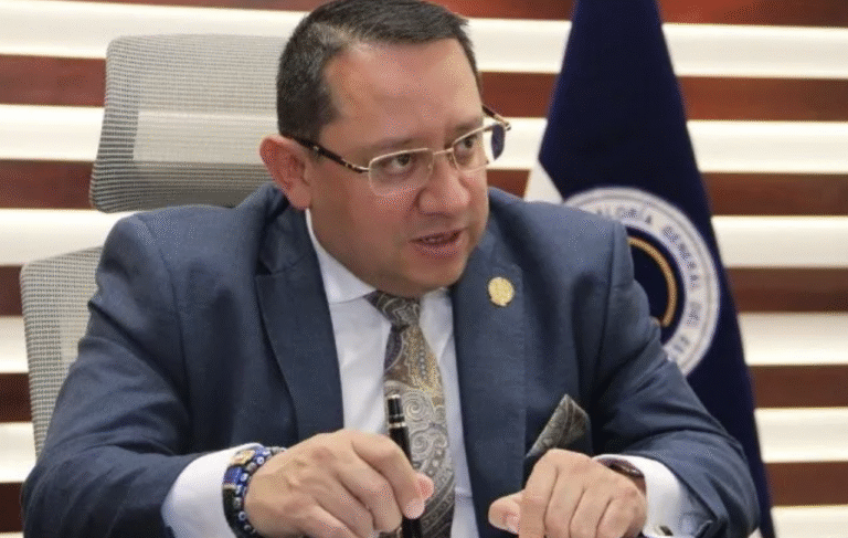Xavier Torres, contralor general del Estado